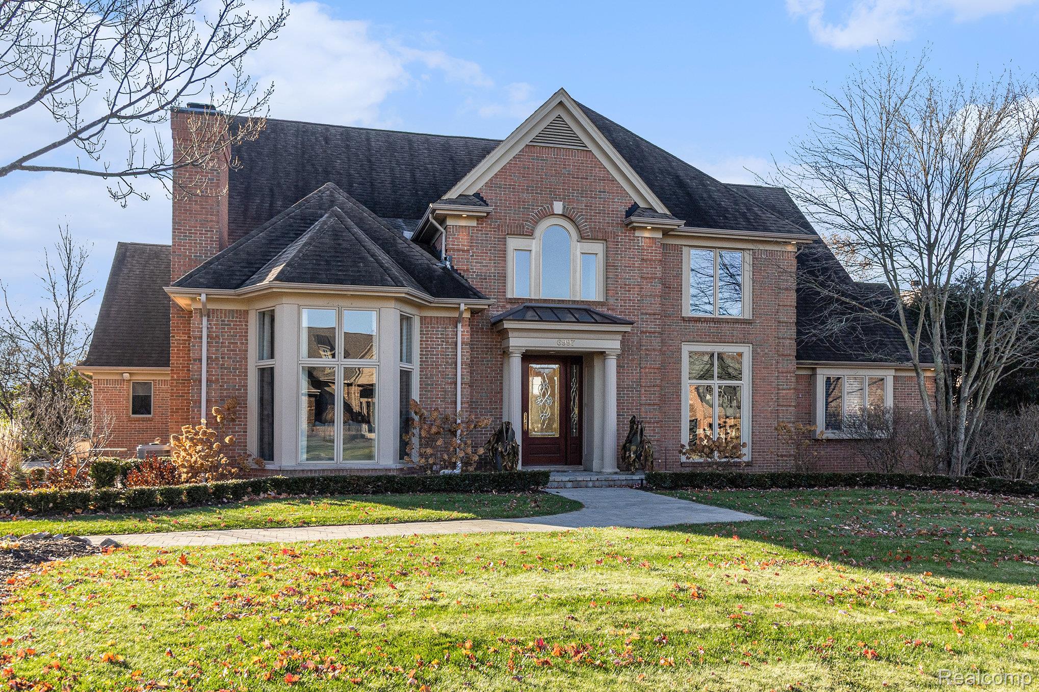 Clarkston, Michigan 48348, United States, 4 Bedrooms Bedrooms, ,5 BathroomsBathrooms,Residential,Coming Soon,242832