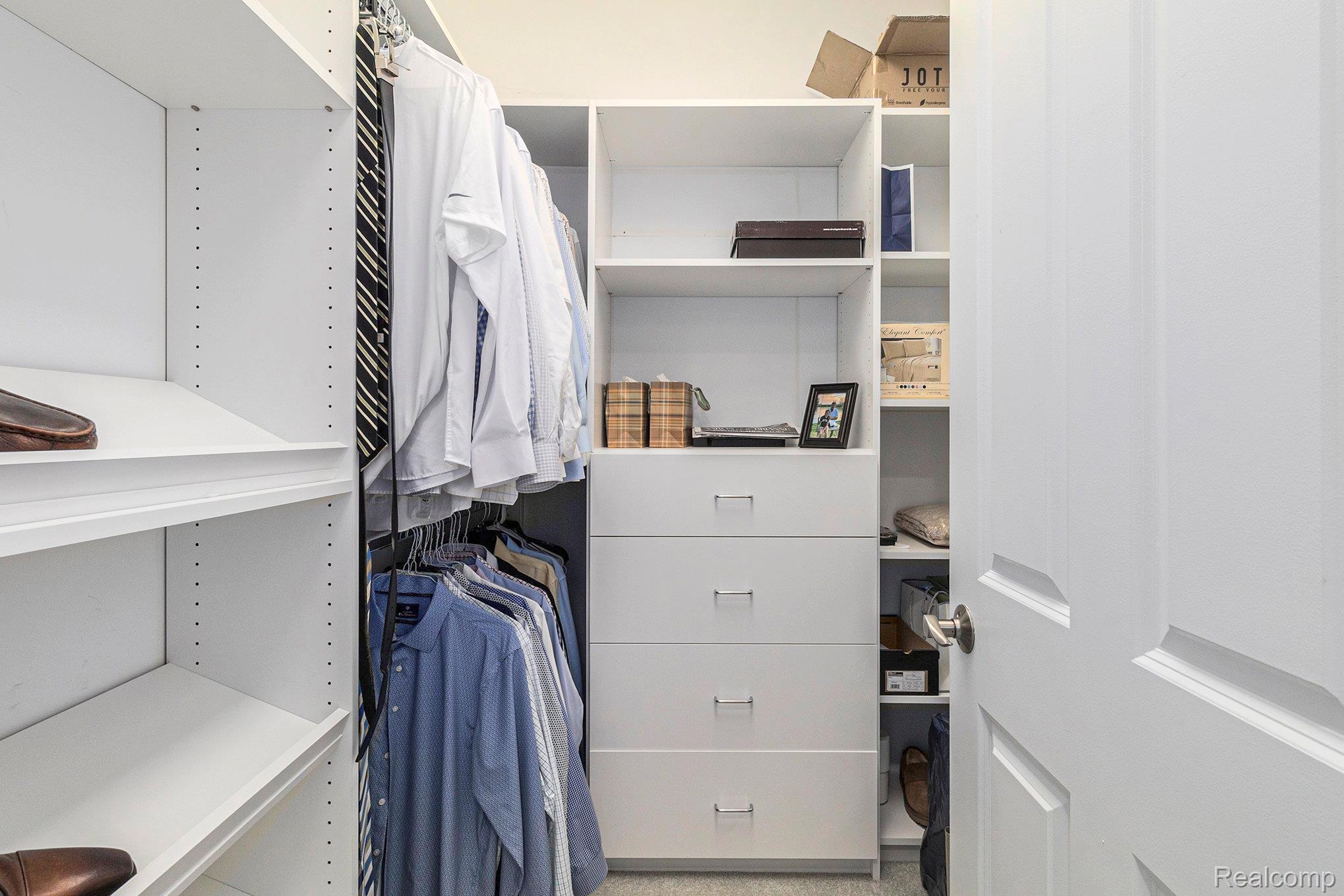 Clarkston, Michigan 48348, United States, 4 Bedrooms Bedrooms, ,5 BathroomsBathrooms,Residential,Coming Soon,242832