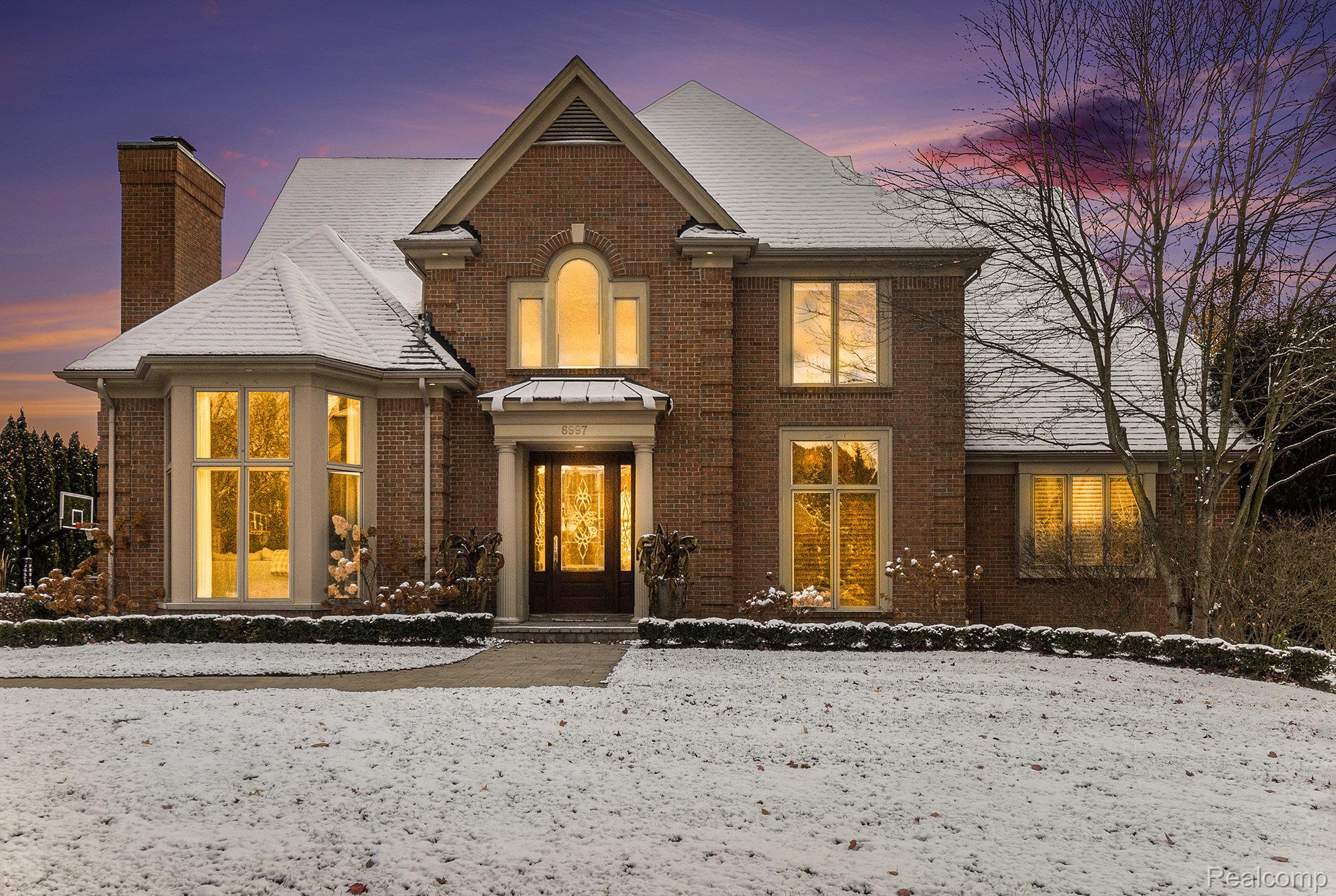 Clarkston, Michigan 48348, United States, 4 Bedrooms Bedrooms, ,5 BathroomsBathrooms,Residential,Coming Soon,242832