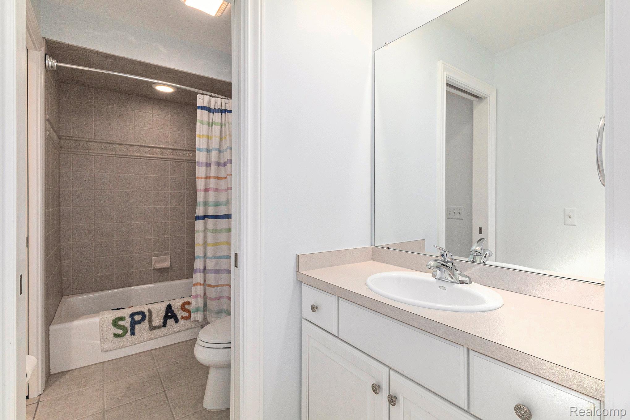 Clarkston, Michigan 48348, United States, 4 Bedrooms Bedrooms, ,5 BathroomsBathrooms,Residential,Coming Soon,242832