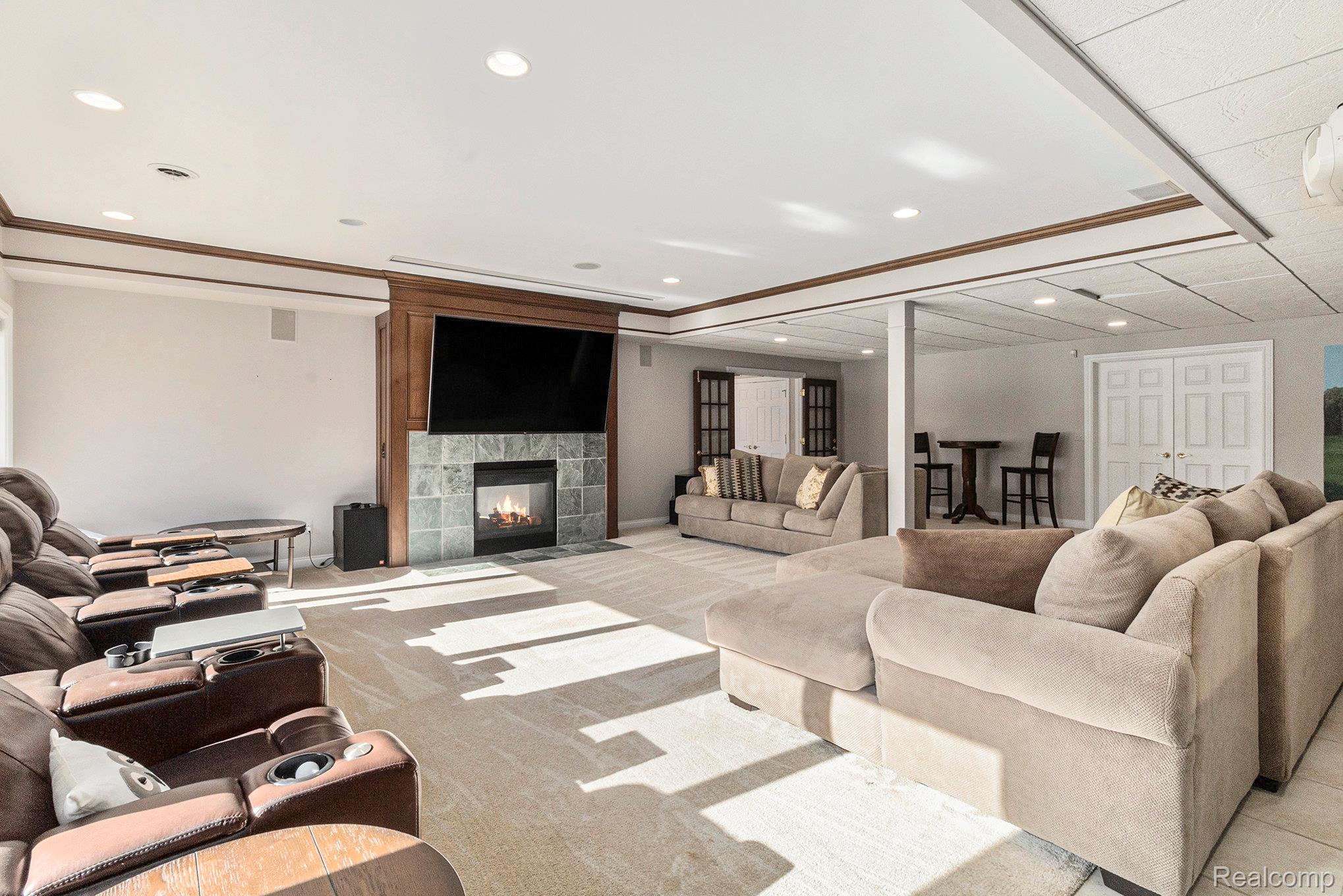 Clarkston, Michigan 48348, United States, 4 Bedrooms Bedrooms, ,5 BathroomsBathrooms,Residential,Coming Soon,242832