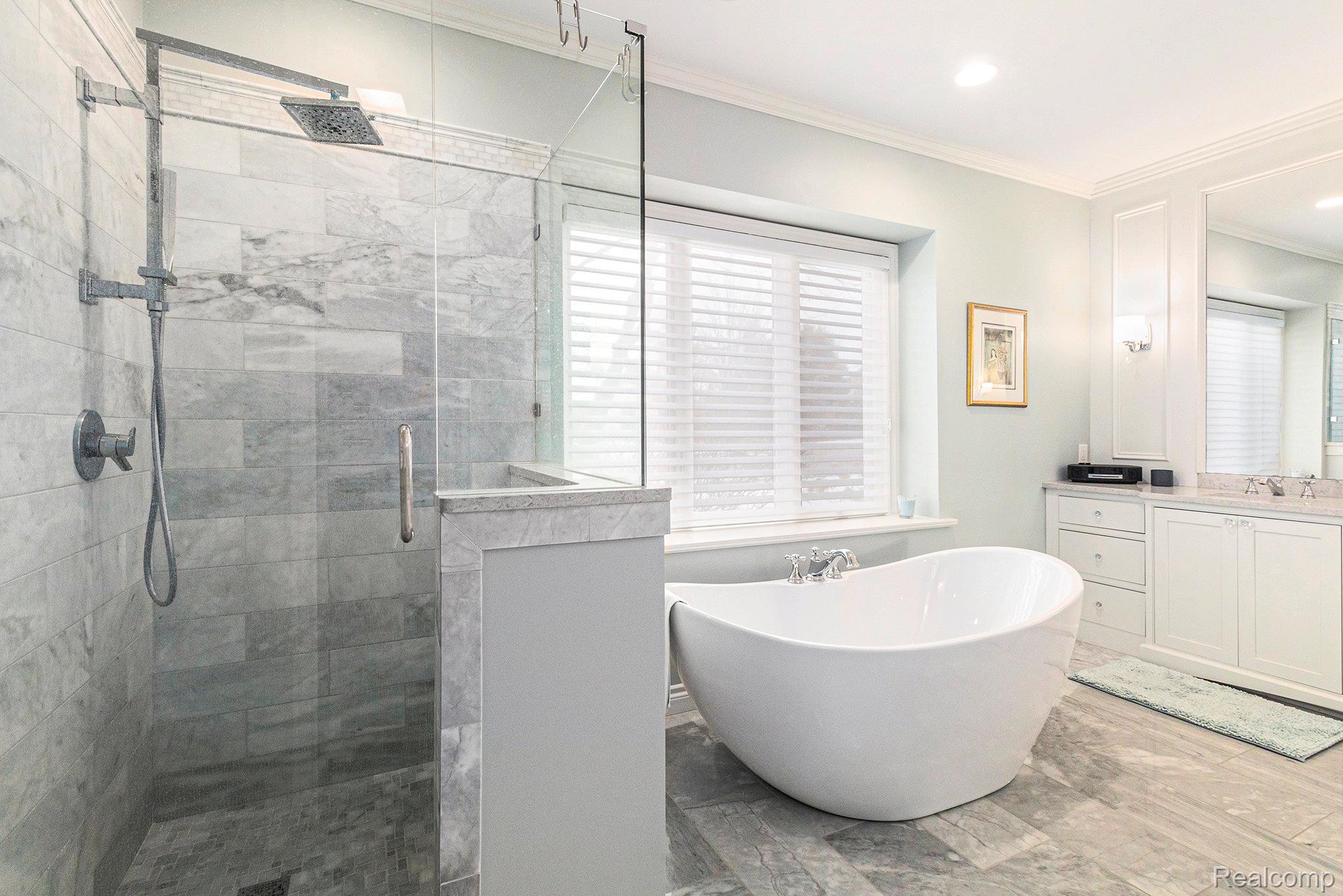 Clarkston, Michigan 48348, United States, 4 Bedrooms Bedrooms, ,5 BathroomsBathrooms,Residential,Coming Soon,242832