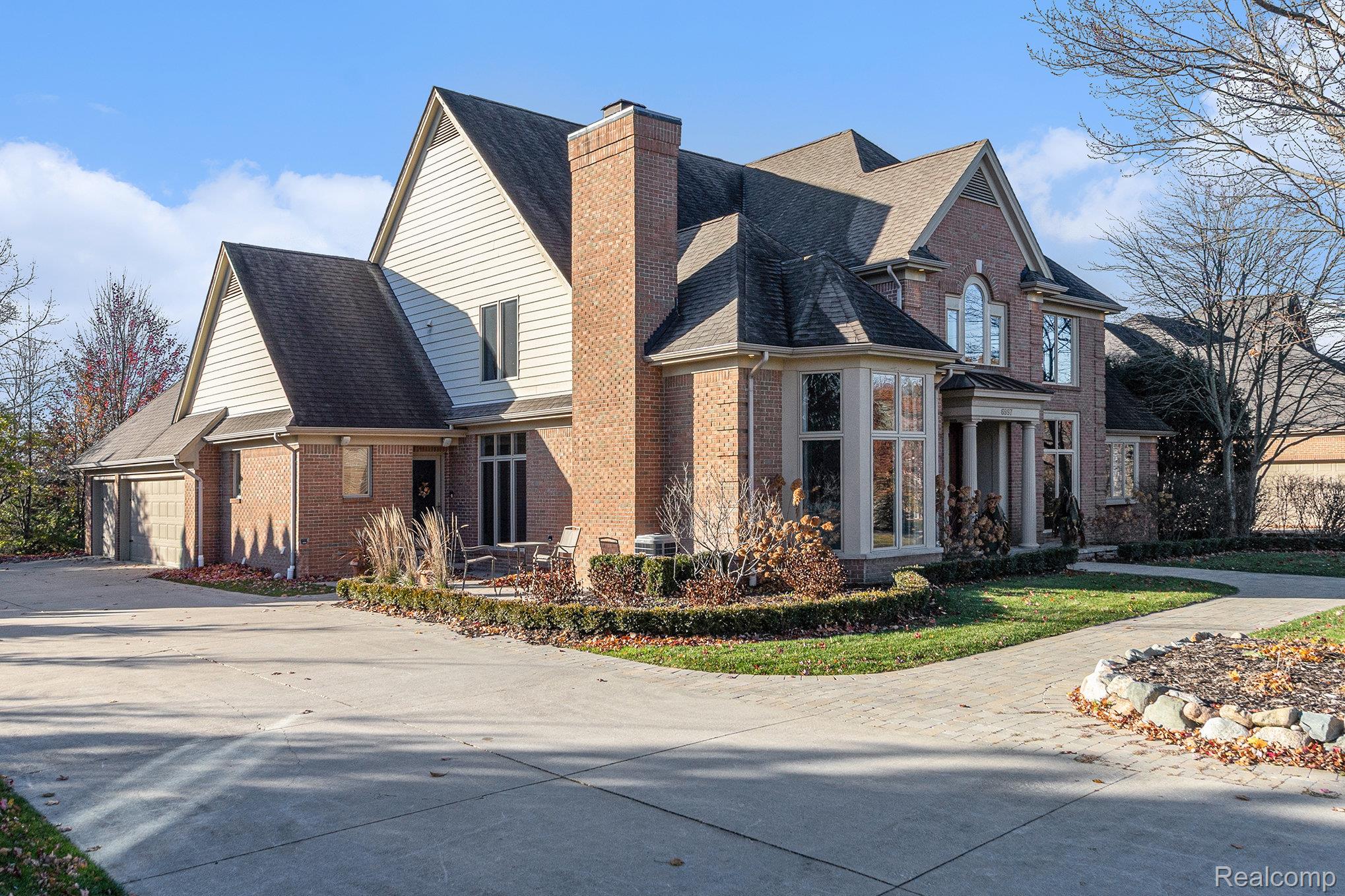 Clarkston, Michigan 48348, United States, 4 Bedrooms Bedrooms, ,5 BathroomsBathrooms,Residential,Coming Soon,242832