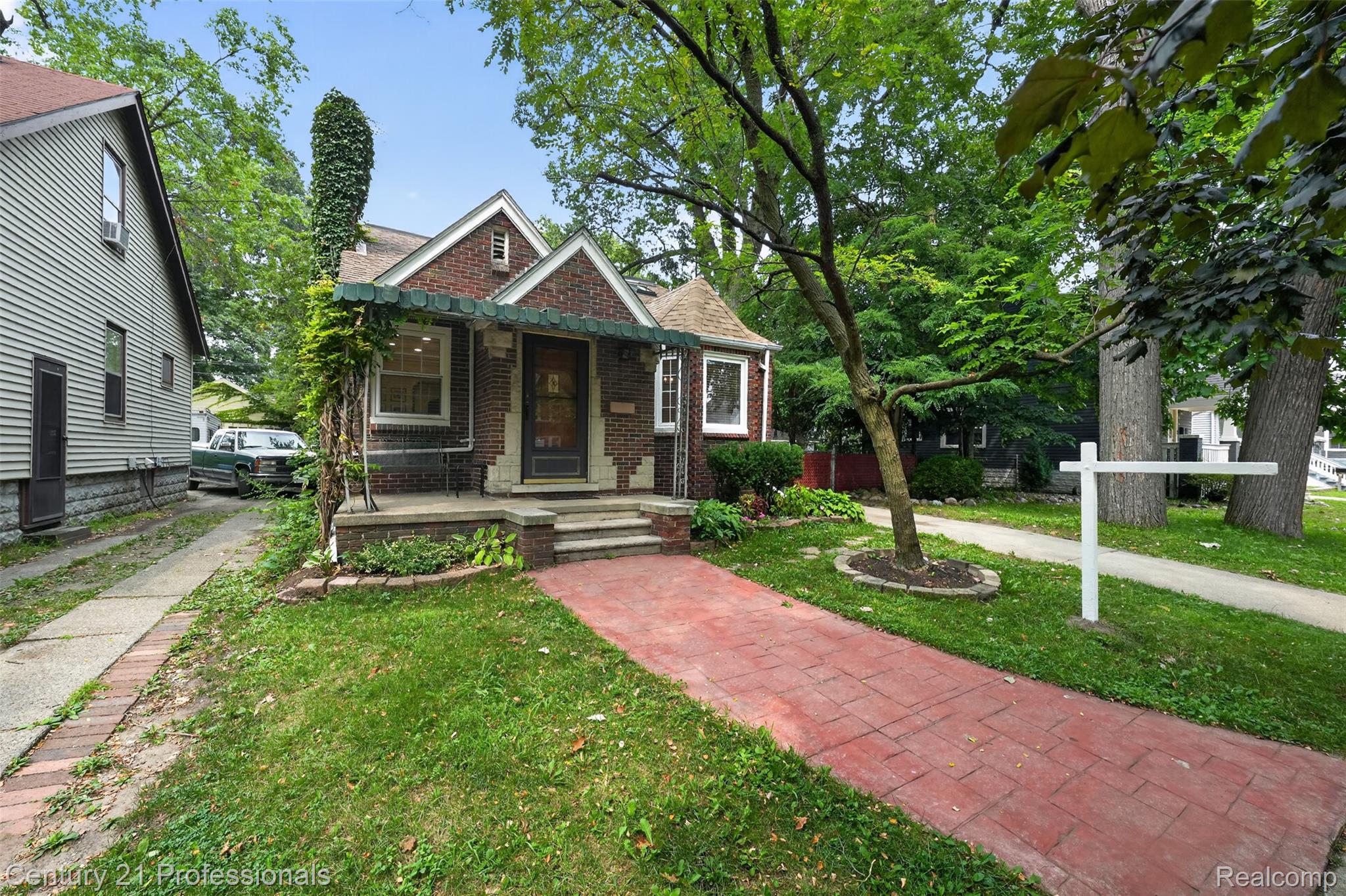 310 W Chesterfield Street