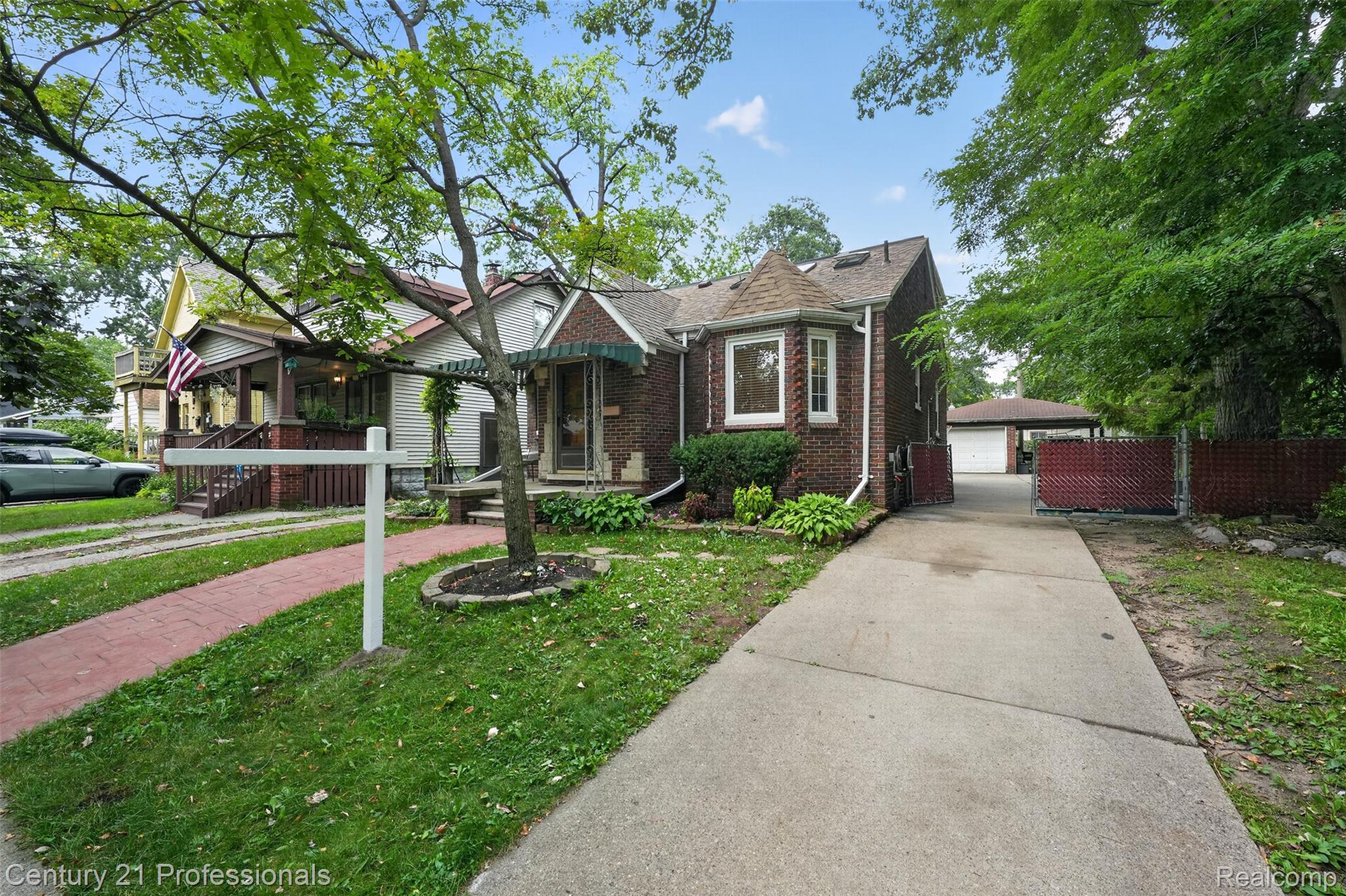 310 W Chesterfield Street