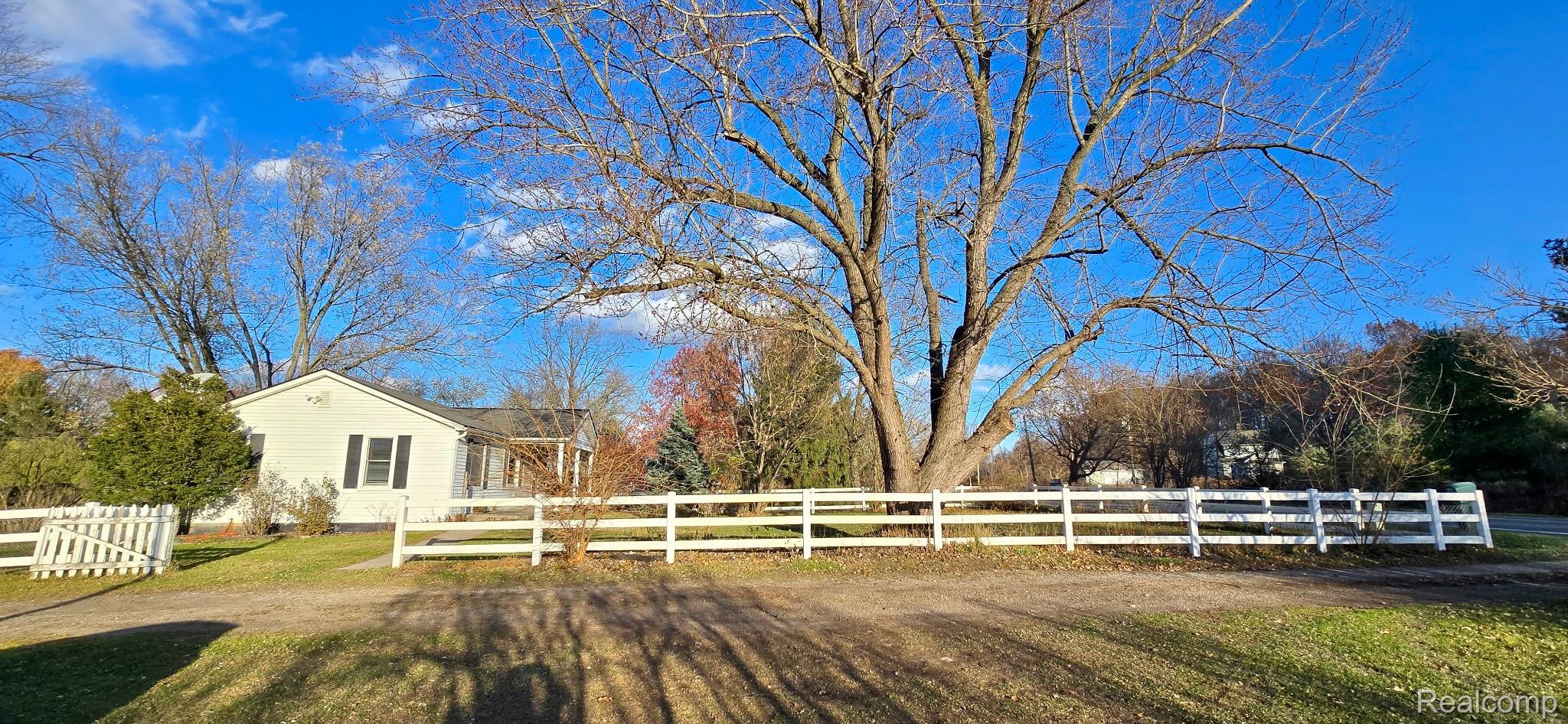 13901 Silver Lake Road