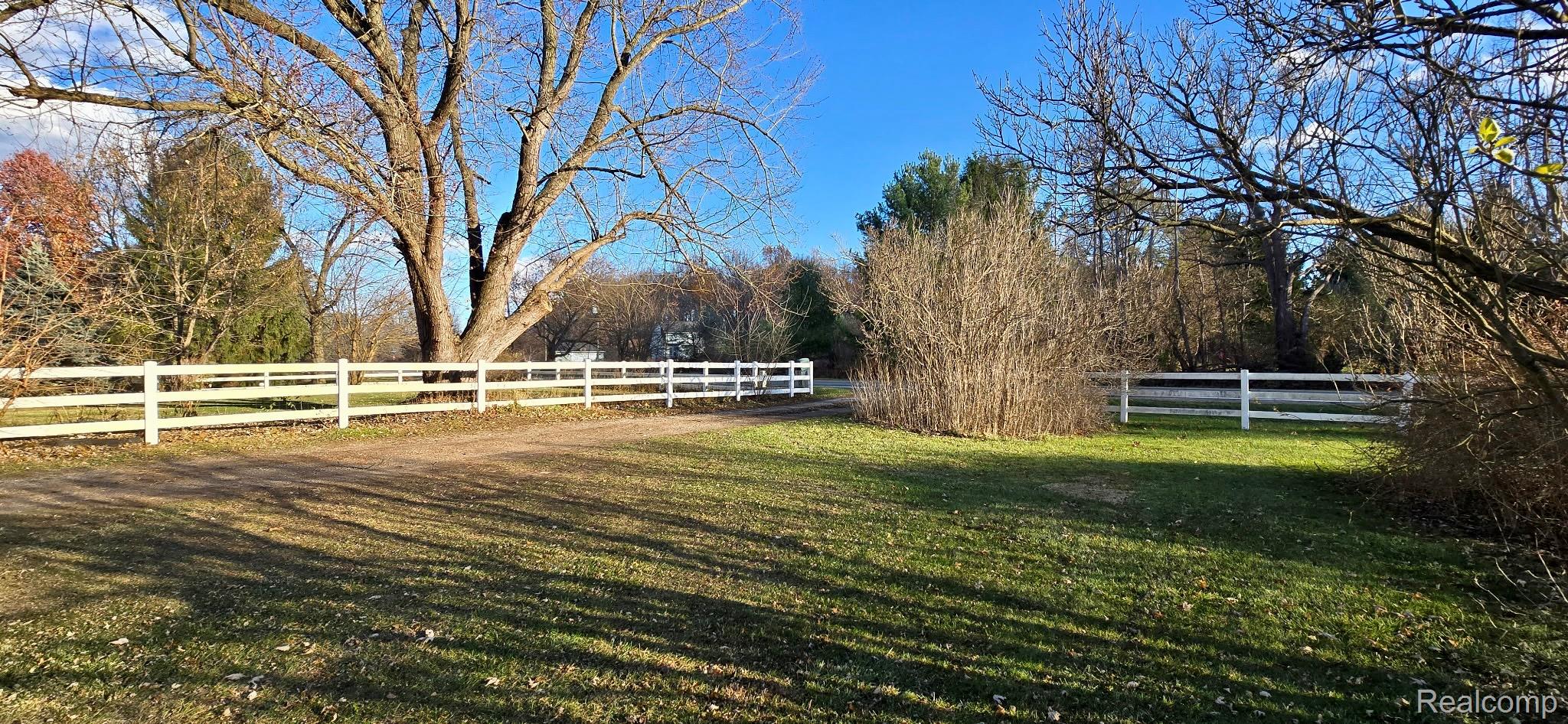 13901 Silver Lake Road