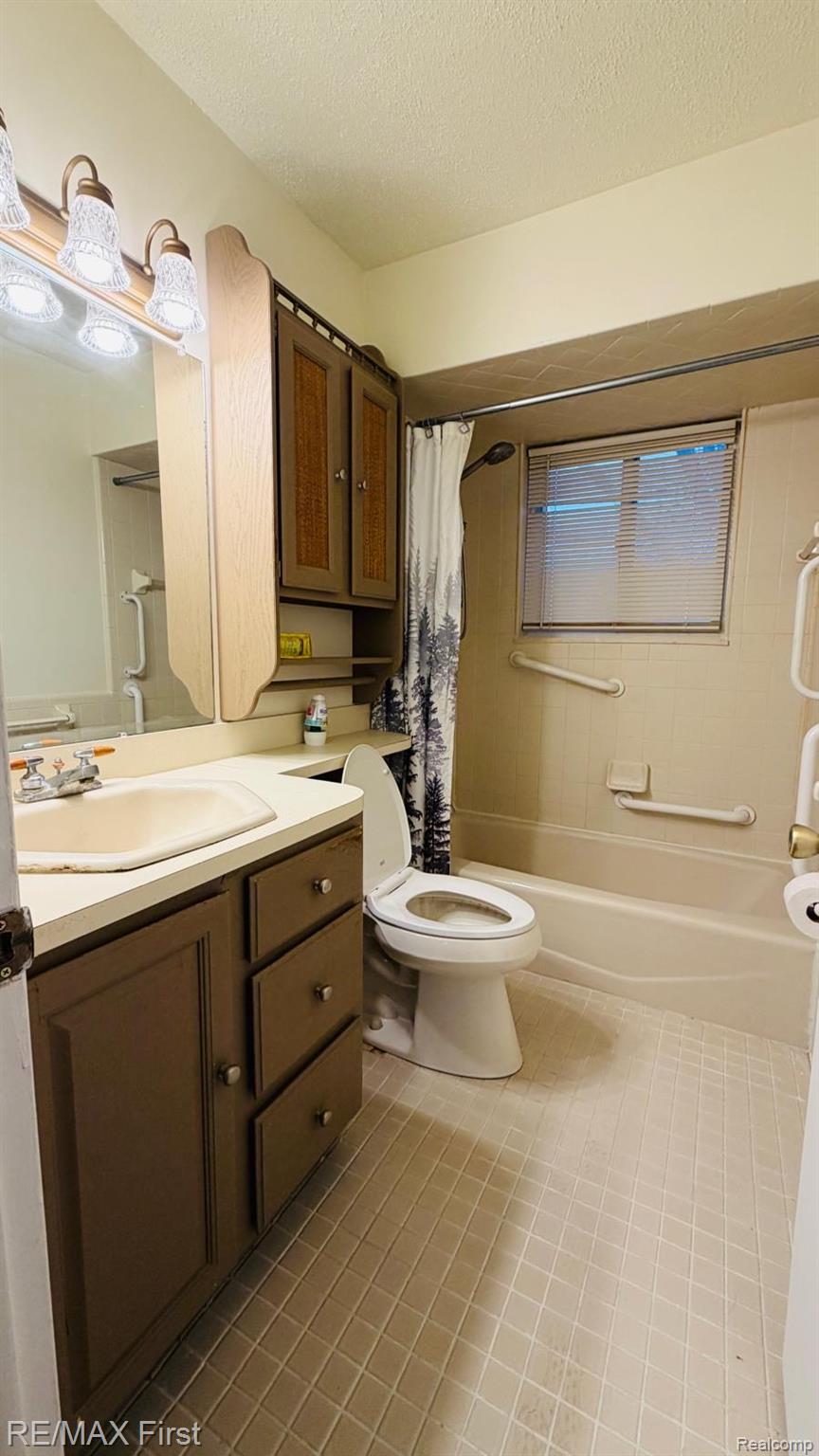 25653 Palomino Avenue