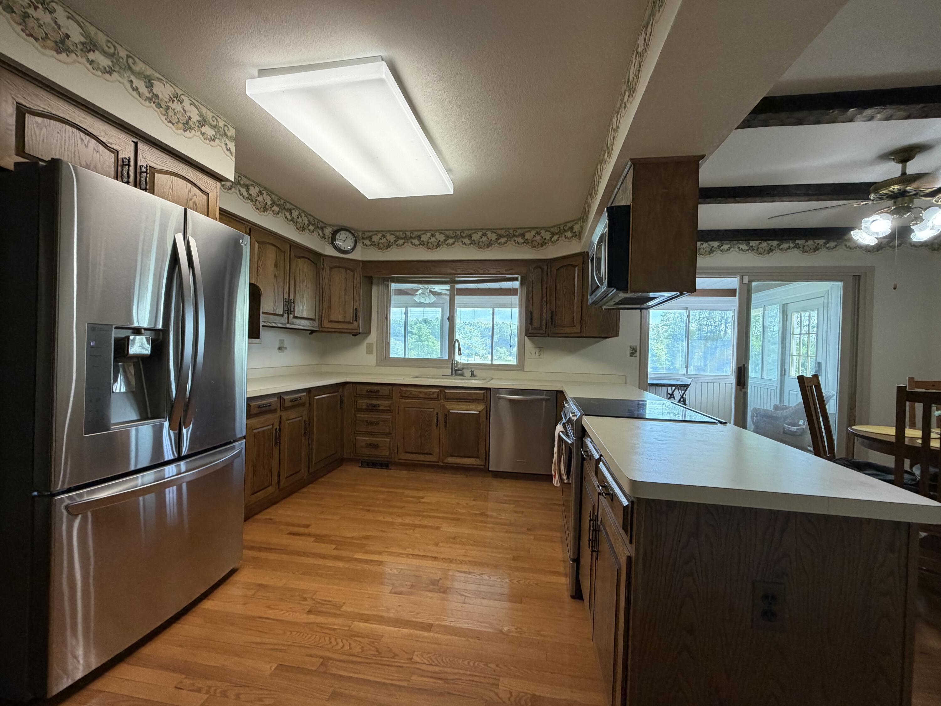 1111 N Lake Pleasant Road 08