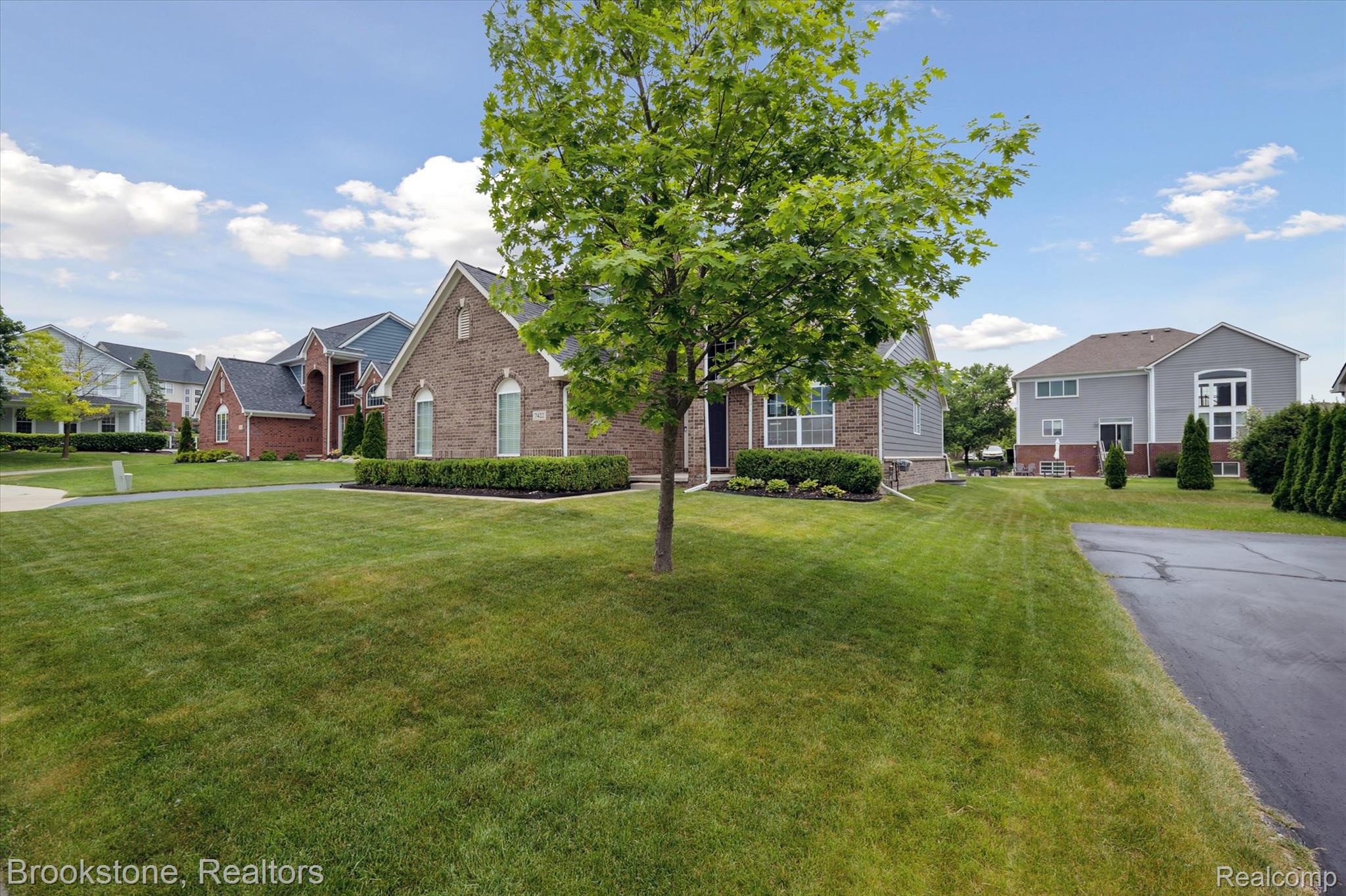 7422 S Village Drive