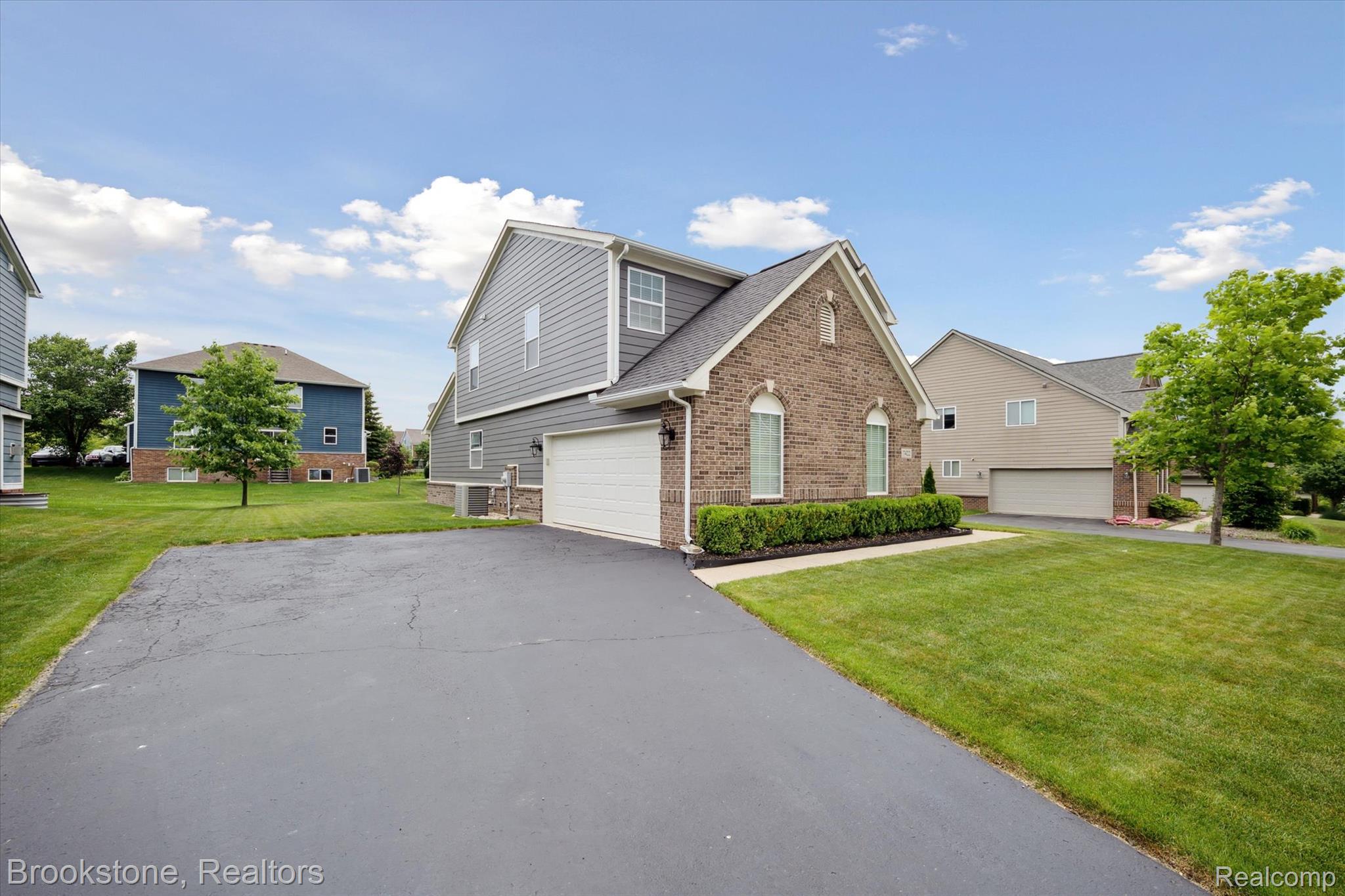 7422 S Village Drive