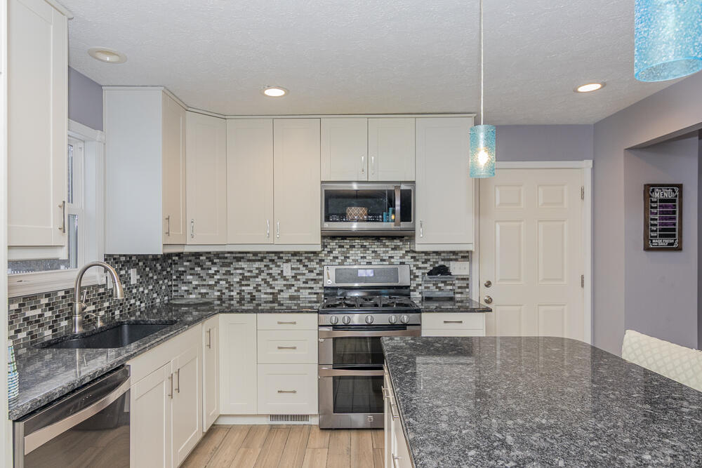 24271 Thousand Oaks Drive