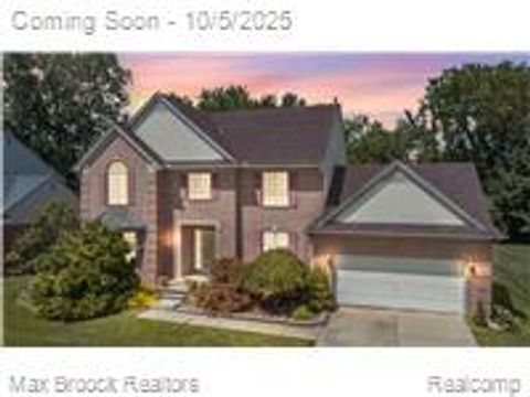 2931 Briarwood Drive Troy City MI 48085