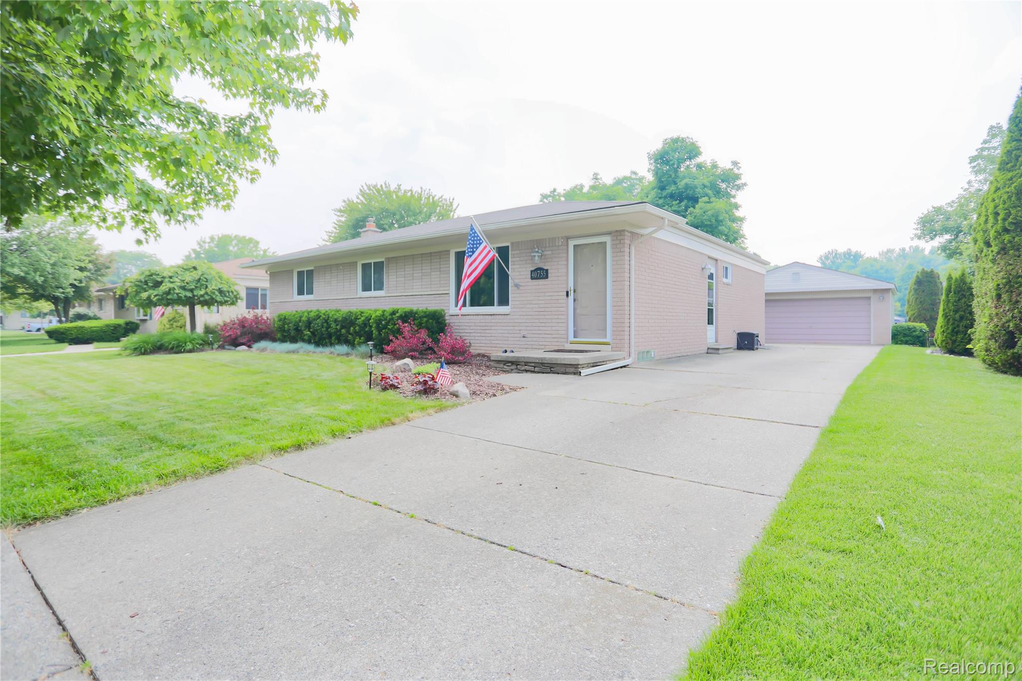 40755 Oakwood Court