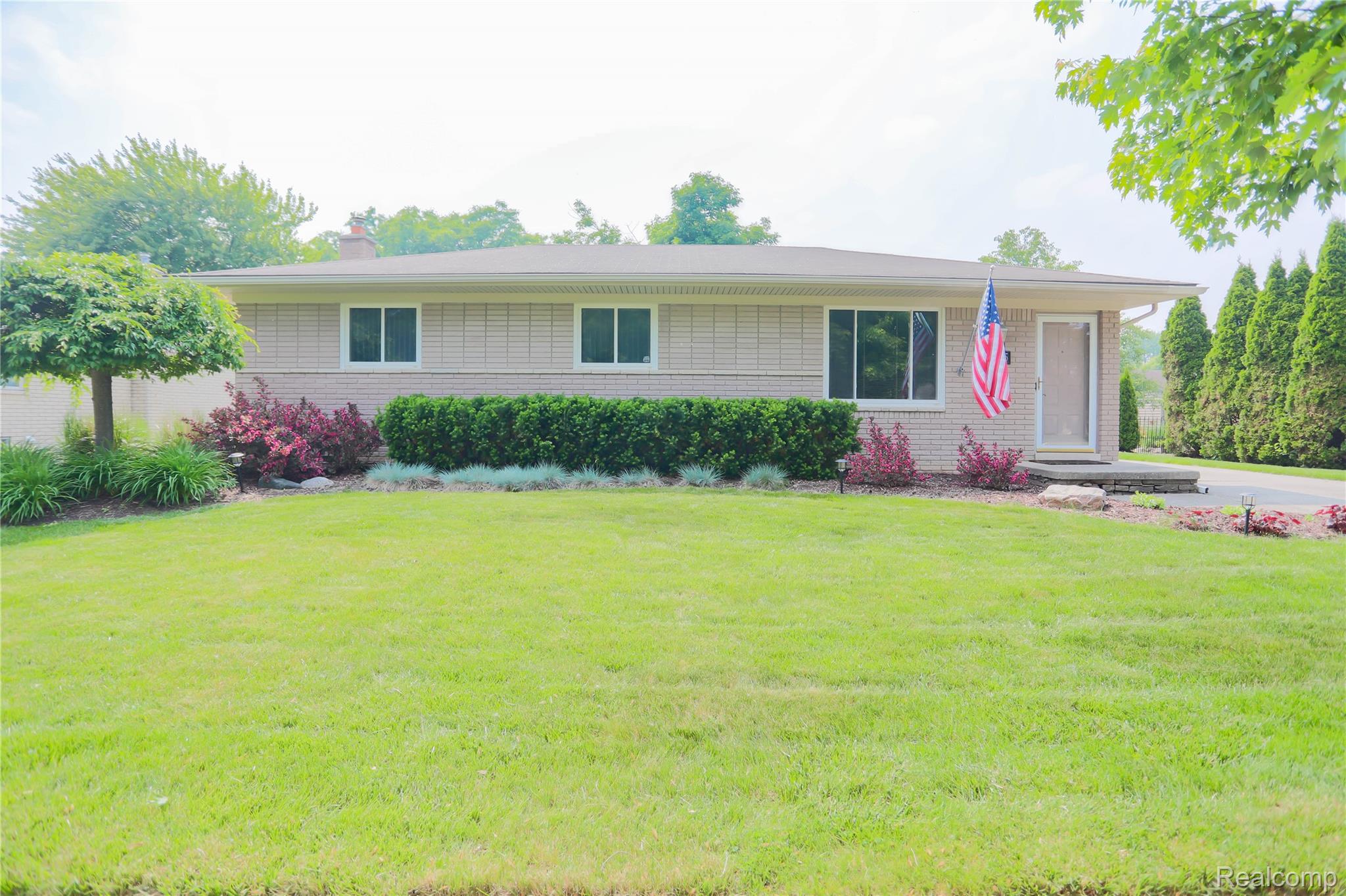 40755 Oakwood Court