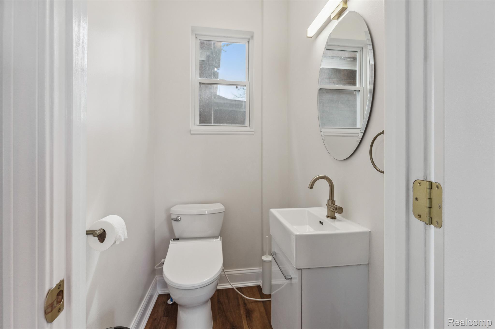 Detroit City, Michigan 48214, United States, 4 Bedrooms Bedrooms, ,3 BathroomsBathrooms,Residential,Active,138972