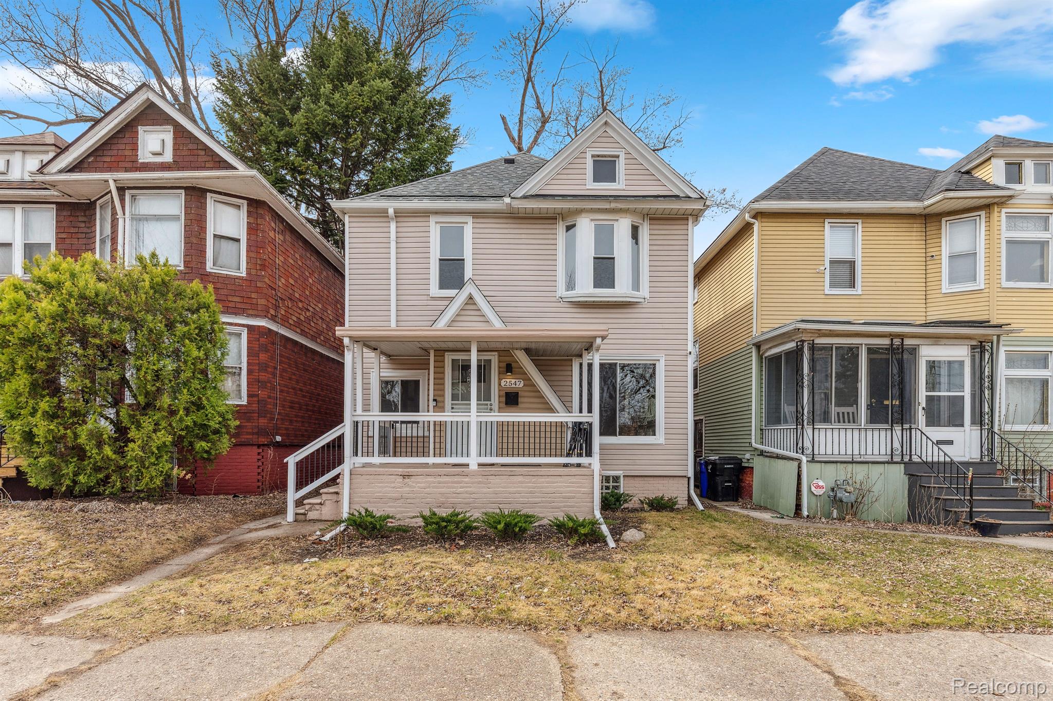 Detroit City, Michigan 48214, United States, 4 Bedrooms Bedrooms, ,3 BathroomsBathrooms,Residential,Active,138972