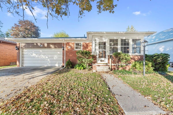 702 4TH ST, WYANDOTTE, MI 48192 - Image 2bcebaa08682f1dc0ec02a8a5d7d2d78/1777458724