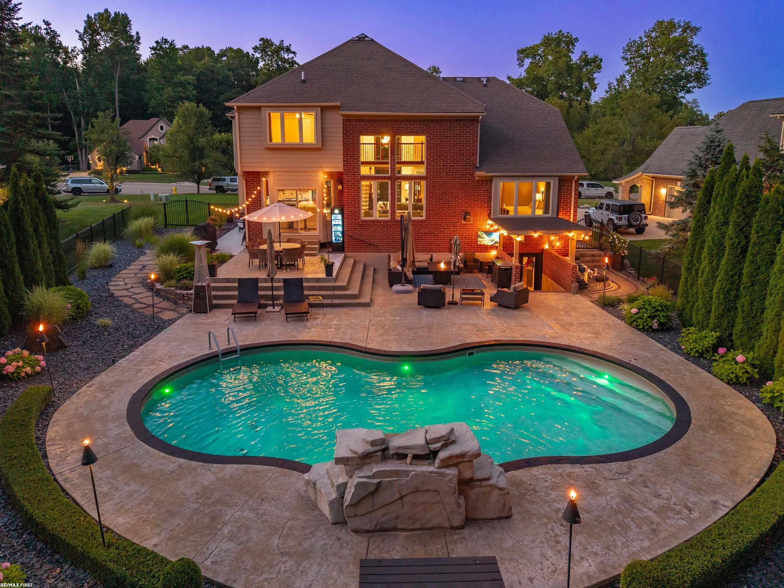 11270 Forest View Court