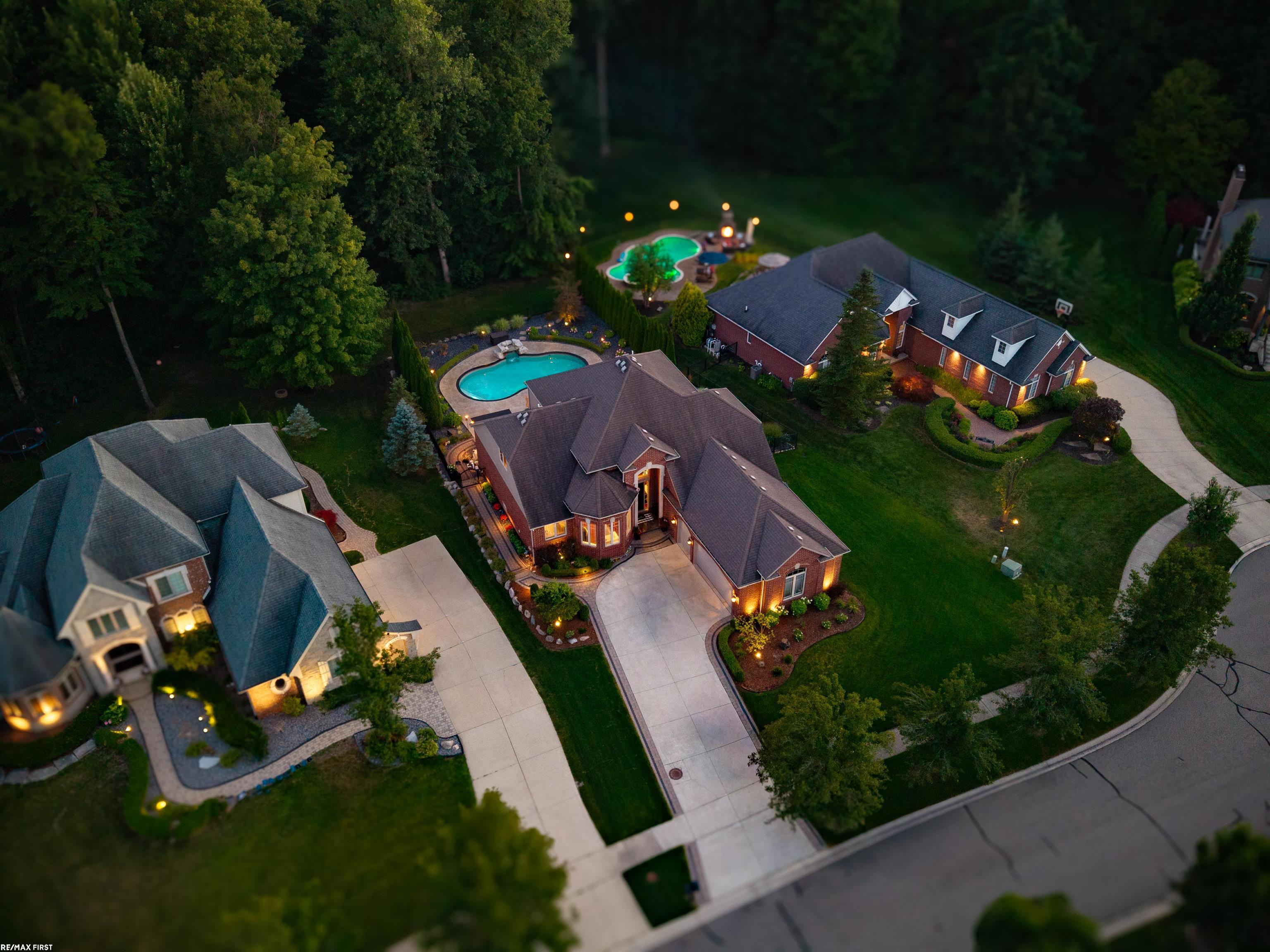 11270 Forest View Court