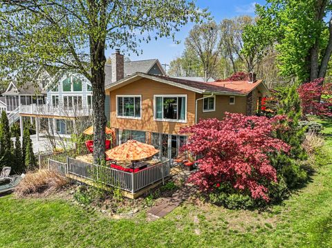 Photo of 50575 W Lakeshore Drive, Silver Creek Township, MI 49047 (MLS # 69026028839)