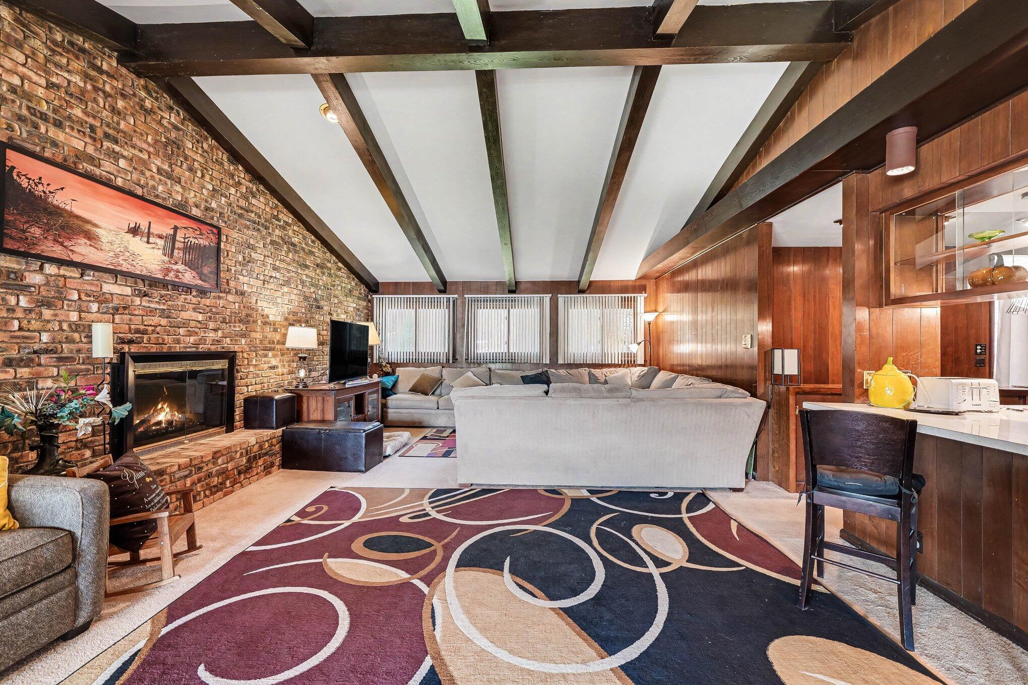 50575 W Lakeshore Drive