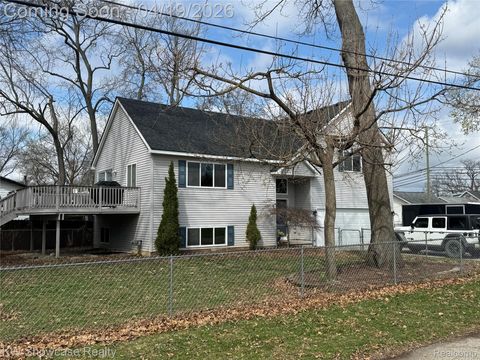 2365 Hartford Avenue Waterford Charter Township MI 48327