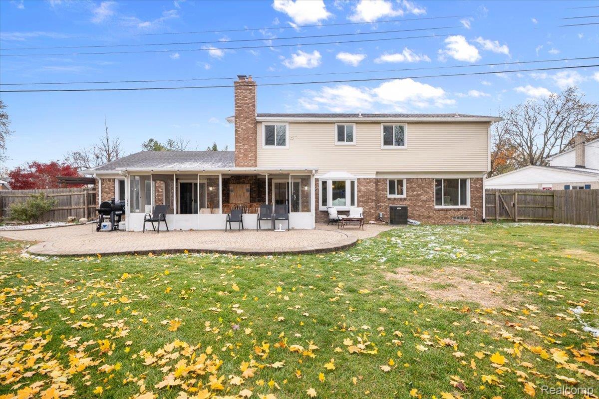 Utica, Michigan 48316, United States, 5 Bedrooms Bedrooms, ,3 BathroomsBathrooms,Residential,Coming Soon,242759