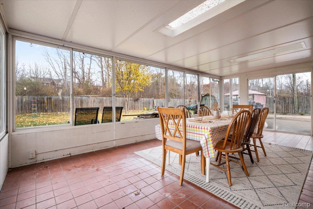 Utica, Michigan 48316, United States, 5 Bedrooms Bedrooms, ,3 BathroomsBathrooms,Residential,Coming Soon,242759