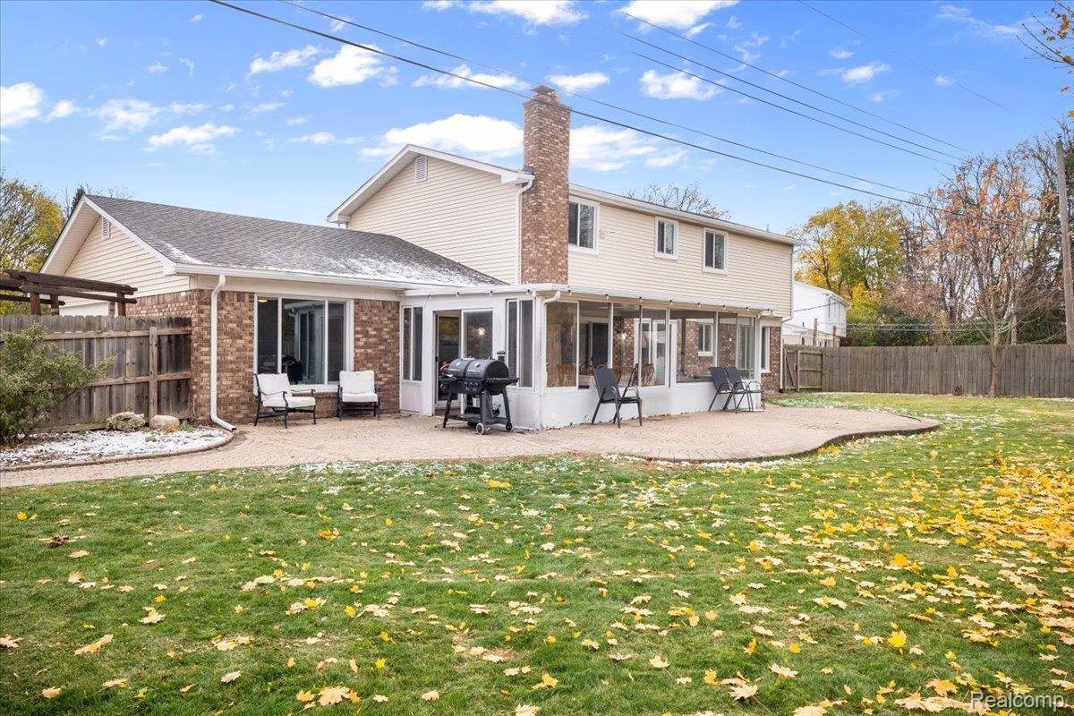 Utica, Michigan 48316, United States, 5 Bedrooms Bedrooms, ,3 BathroomsBathrooms,Residential,Coming Soon,242759