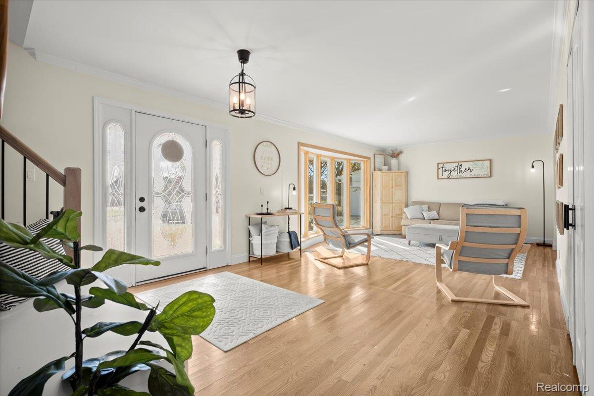 Utica, Michigan 48316, United States, 5 Bedrooms Bedrooms, ,3 BathroomsBathrooms,Residential,Coming Soon,242759