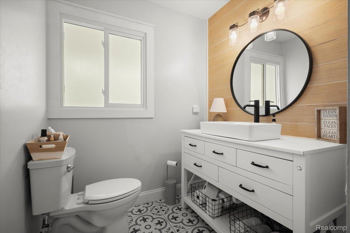 Utica, Michigan 48316, United States, 5 Bedrooms Bedrooms, ,3 BathroomsBathrooms,Residential,Coming Soon,242759