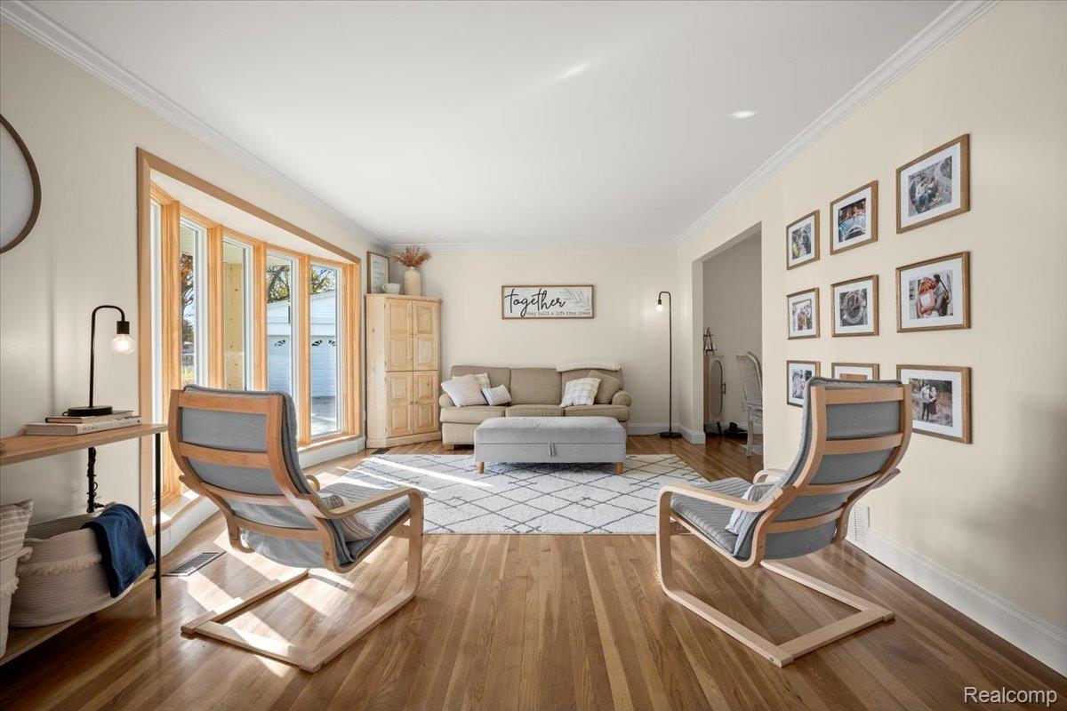 Utica, Michigan 48316, United States, 5 Bedrooms Bedrooms, ,3 BathroomsBathrooms,Residential,Coming Soon,242759