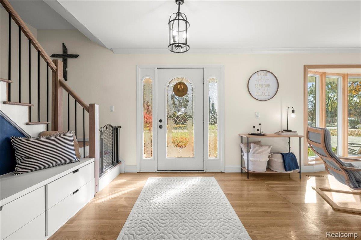 Utica, Michigan 48316, United States, 5 Bedrooms Bedrooms, ,3 BathroomsBathrooms,Residential,Coming Soon,242759