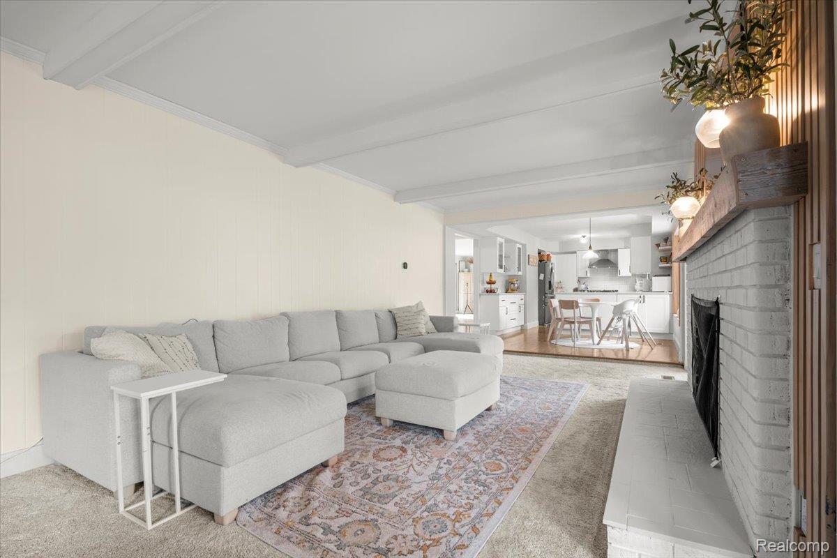 Utica, Michigan 48316, United States, 5 Bedrooms Bedrooms, ,3 BathroomsBathrooms,Residential,Coming Soon,242759