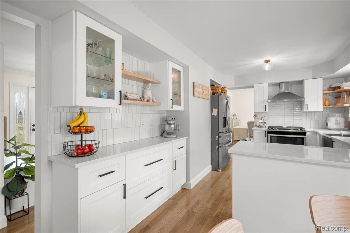 Utica, Michigan 48316, United States, 5 Bedrooms Bedrooms, ,3 BathroomsBathrooms,Residential,Coming Soon,242759