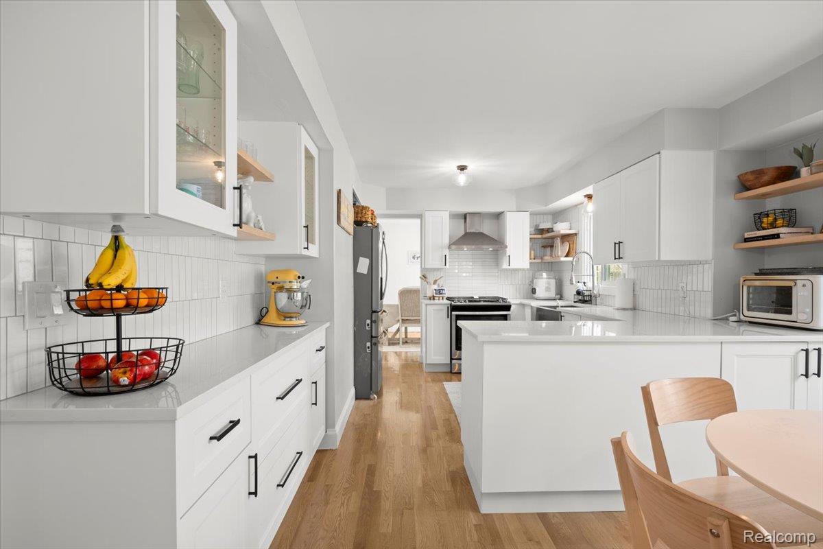 Utica, Michigan 48316, United States, 5 Bedrooms Bedrooms, ,3 BathroomsBathrooms,Residential,Coming Soon,242759