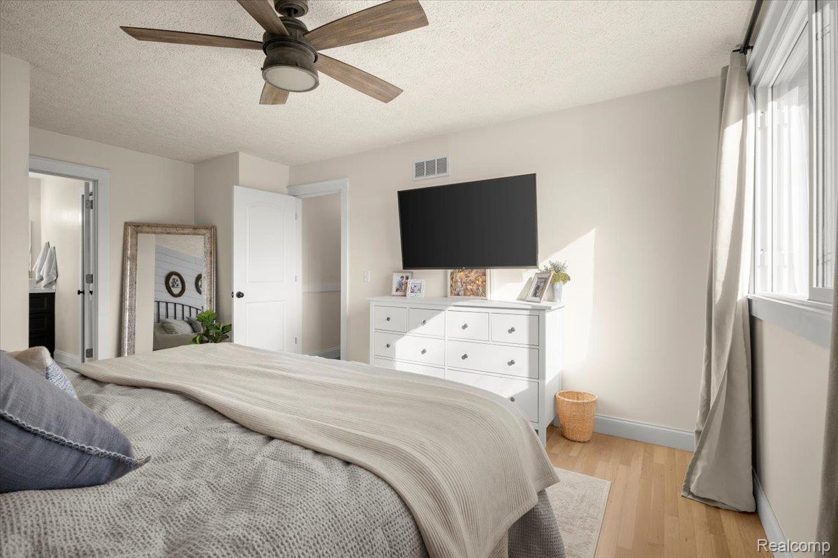 Utica, Michigan 48316, United States, 5 Bedrooms Bedrooms, ,3 BathroomsBathrooms,Residential,Coming Soon,242759