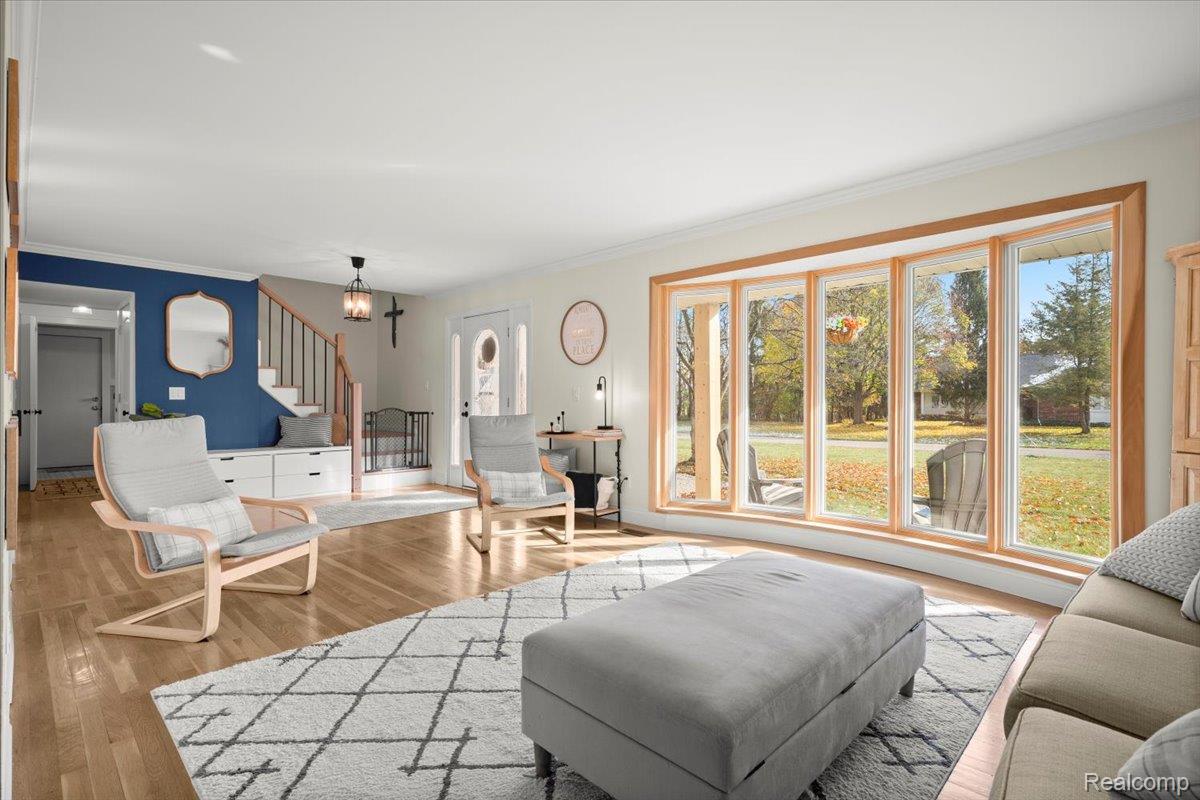 Utica, Michigan 48316, United States, 5 Bedrooms Bedrooms, ,3 BathroomsBathrooms,Residential,Coming Soon,242759