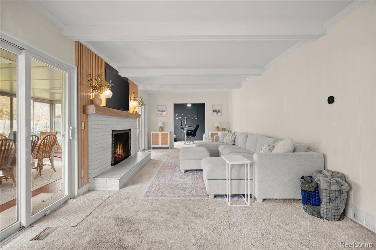 Utica, Michigan 48316, United States, 5 Bedrooms Bedrooms, ,3 BathroomsBathrooms,Residential,Coming Soon,242759