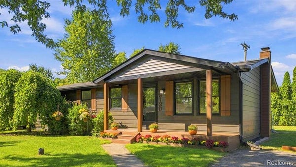 9120 JULIA AVE, WHITE LAKE, MI 48386 - Image 2be4840ef332ca791cd06f3d752041f8/4180656934