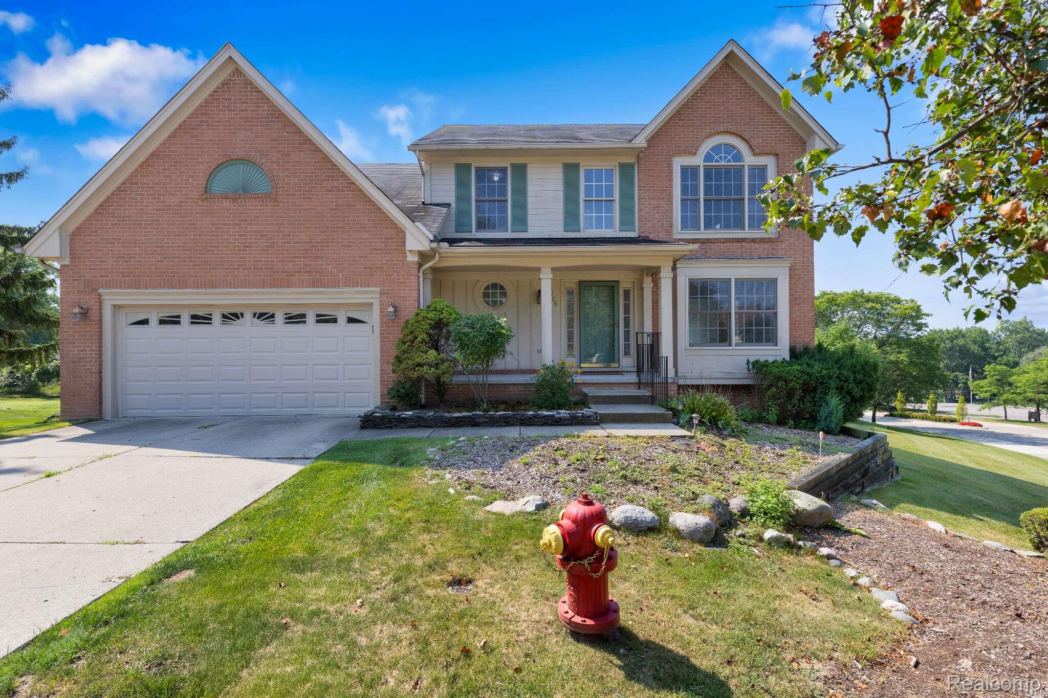 28006 Golf Pointe Boulevard