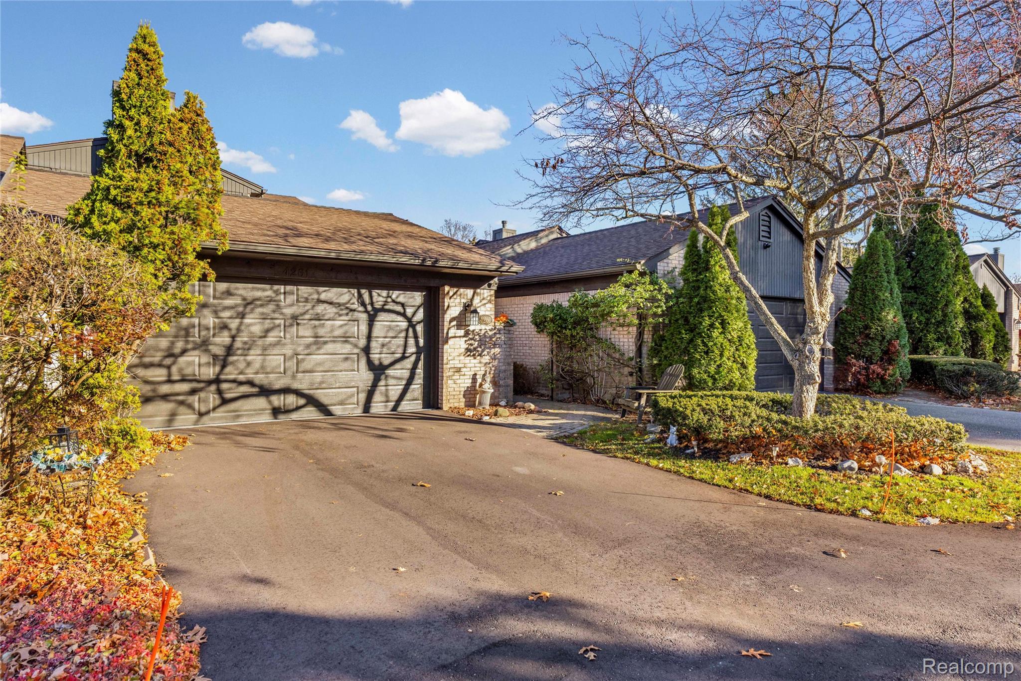 4261 Wabeek Lake Drive S