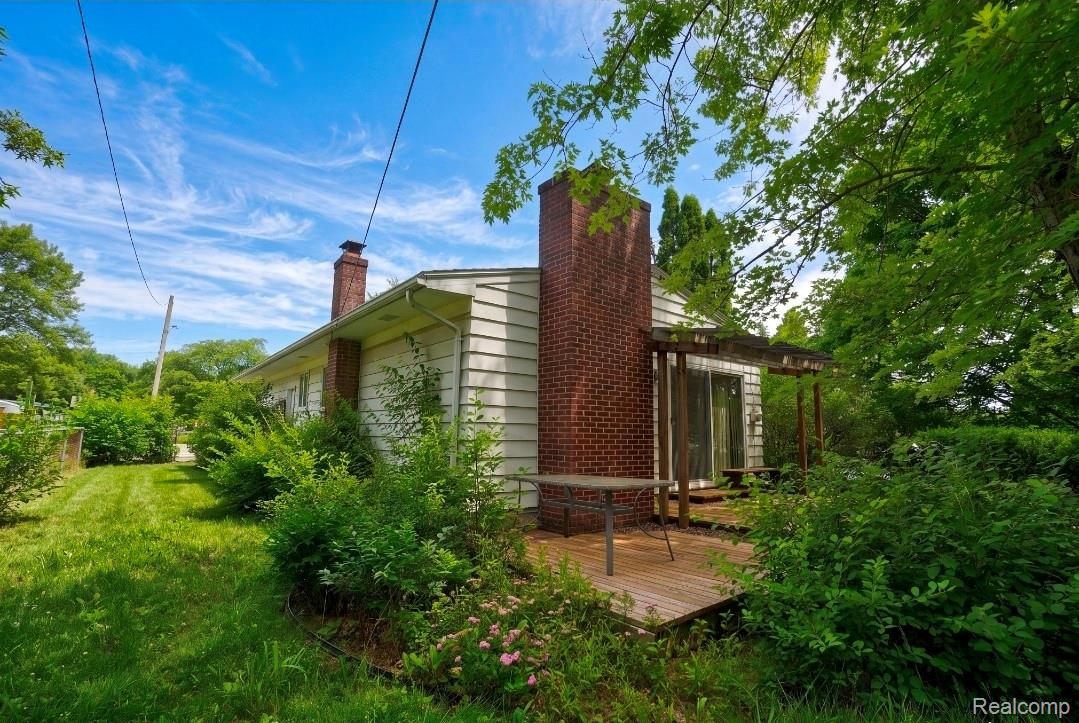 439 Windmill Point Drive