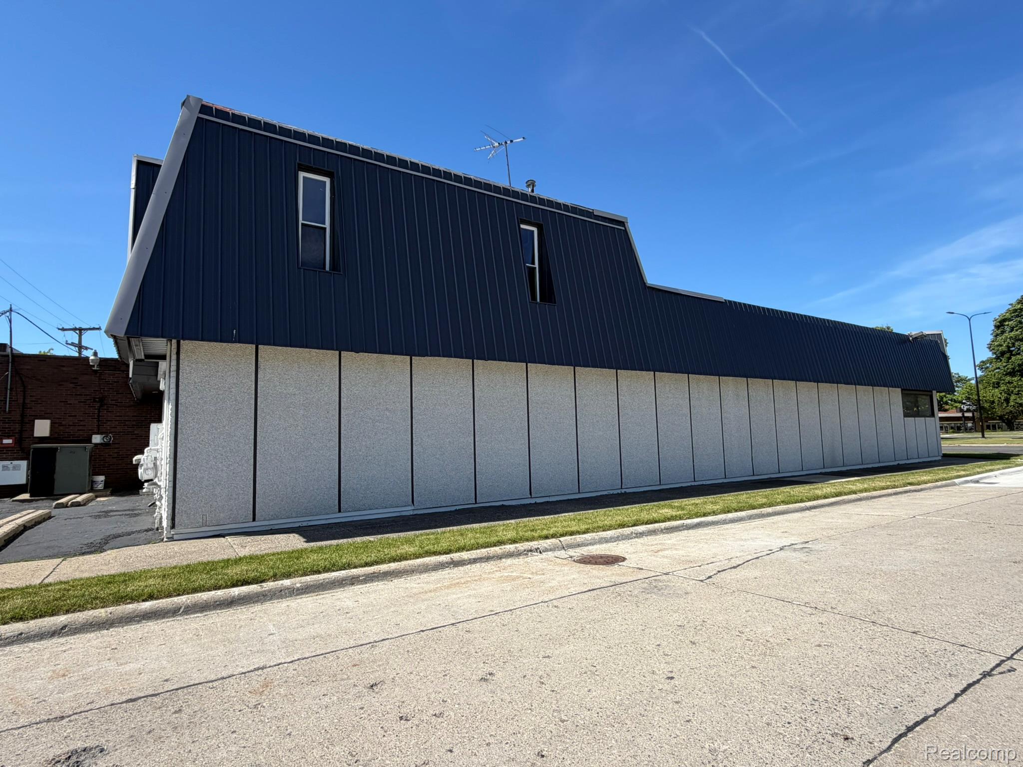 24850 Gratiot Avenue