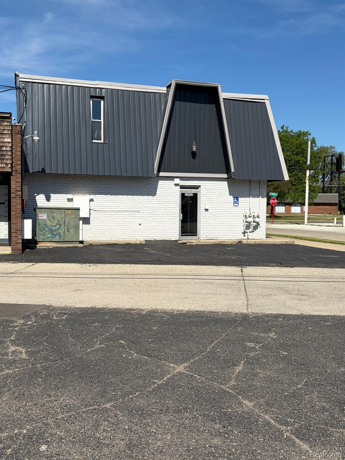 24850 Gratiot Avenue