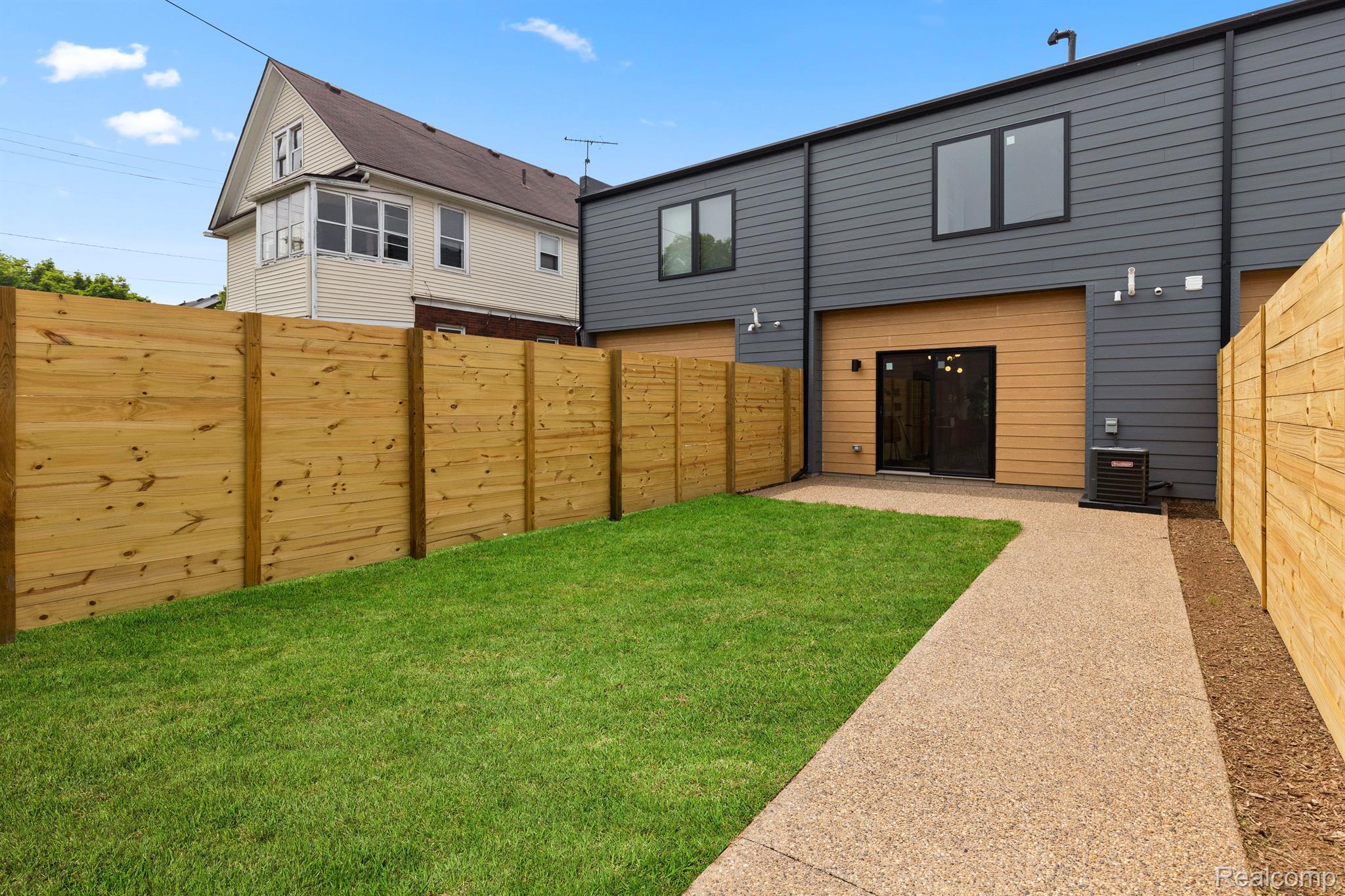 Detroit City Wayne, Michigan 48206, United States, 2 Bedrooms Bedrooms, ,3 BathroomsBathrooms,Residential,Active,103761