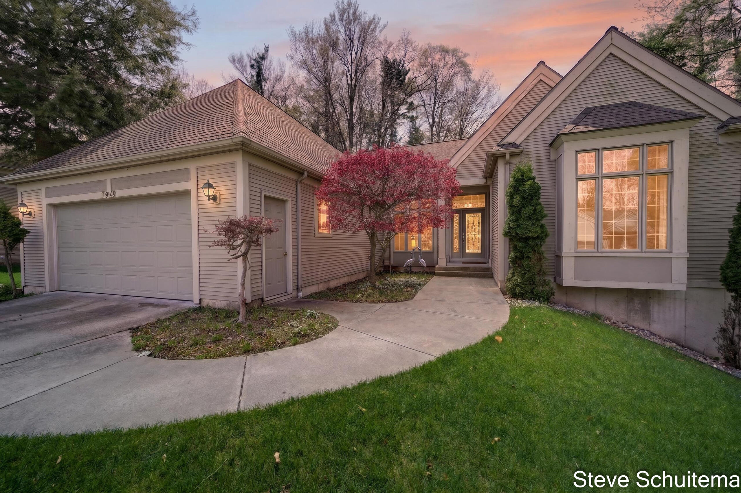 1949 Forest Glen Drive