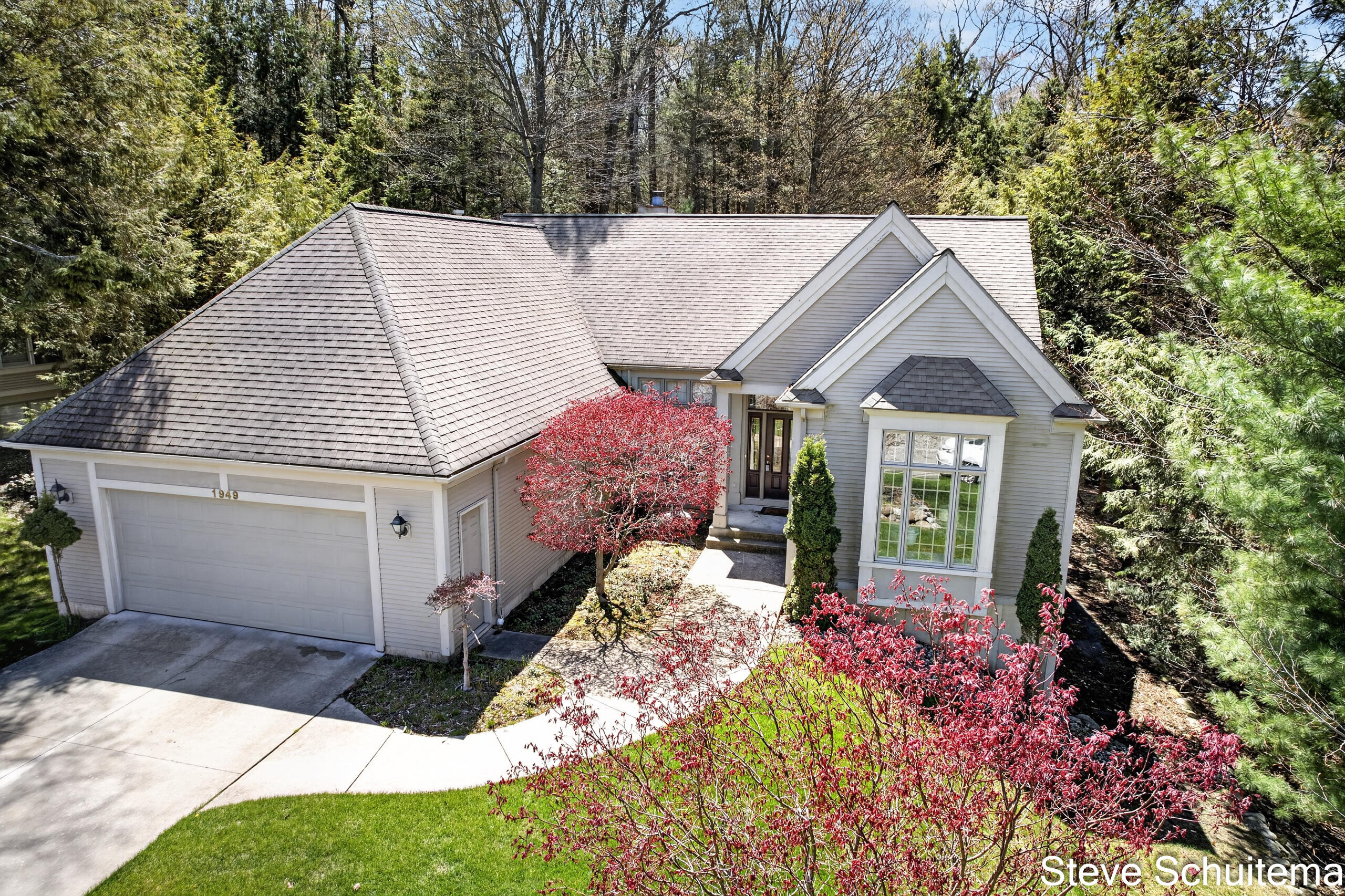 1949 Forest Glen Drive