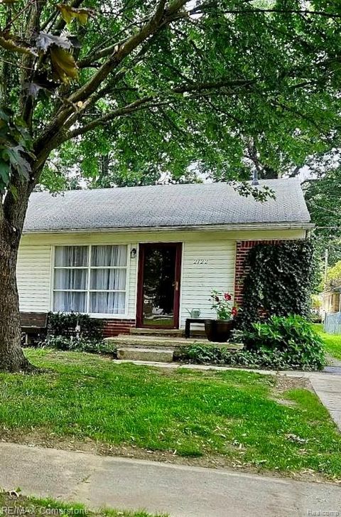 2122 Ackley Avenue Westland City MI 48186